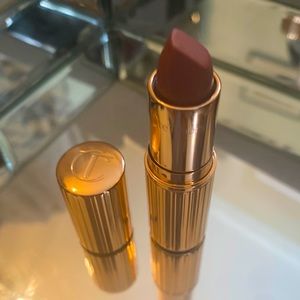 Matte Revolution by Charlotte Tilbury. Lipstick in, "Very Victoria."